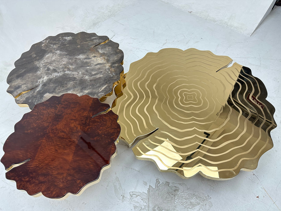 Tavolino da caffè artistico di lusso con moncone metallico in oro