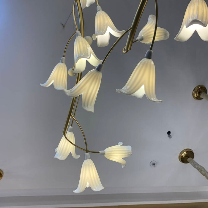 Modern Creative Brass Branch Ceramics Flower Chandelier for Living Room/Hotel/Restaurant