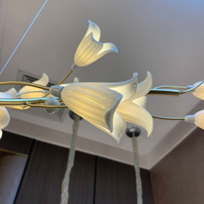 Modern Creative Brass Branch Ceramics Flower Chandelier for Living Room/Hotel/Restaurant