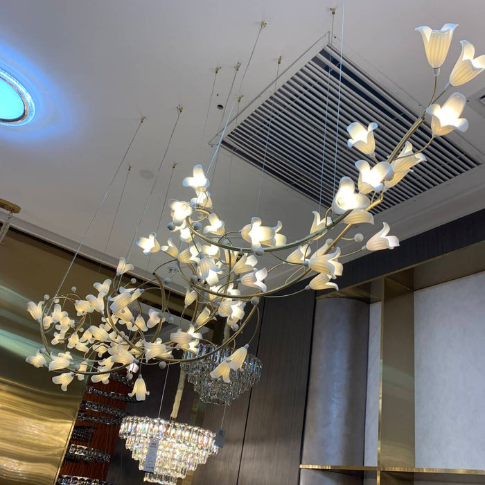 Modern Creative Brass Branch Ceramics Flower Chandelier for Living Room/Hotel/Restaurant