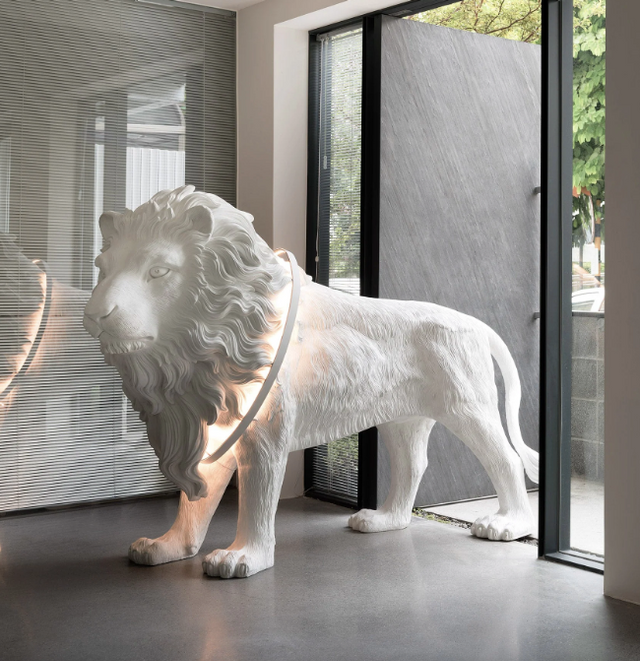 Lion Floor Lamp